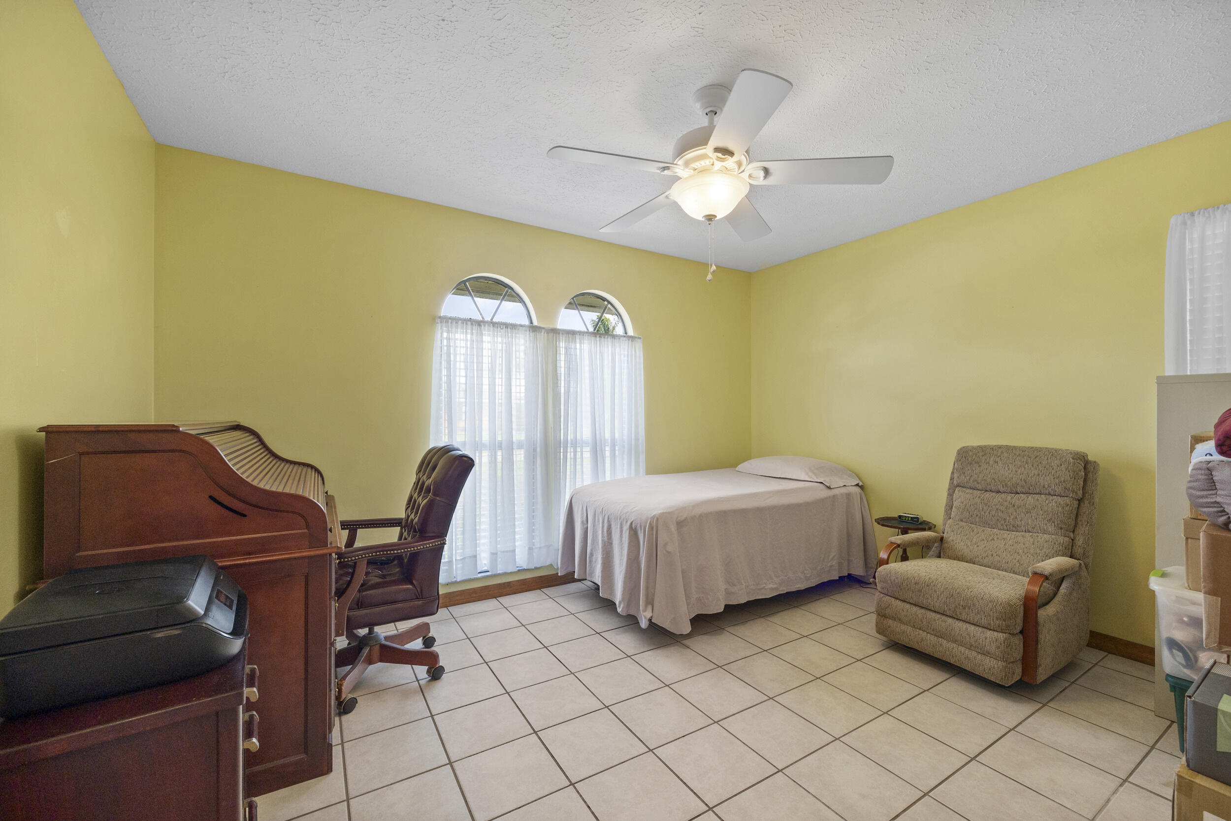 164 SW Airview Avenue