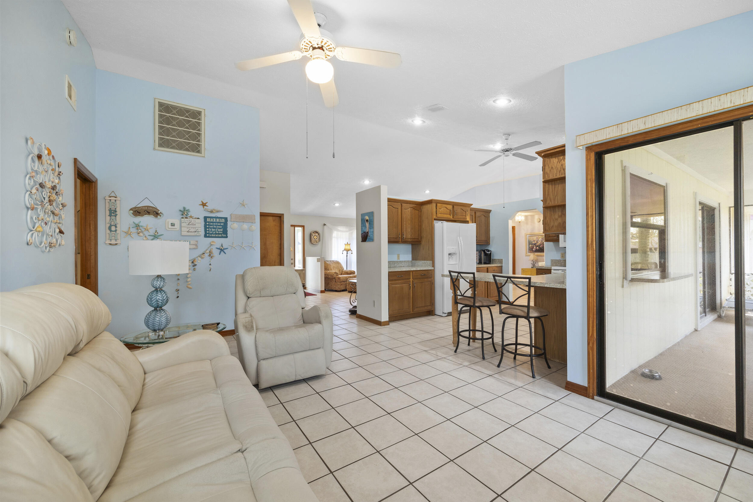 164 SW Airview Avenue