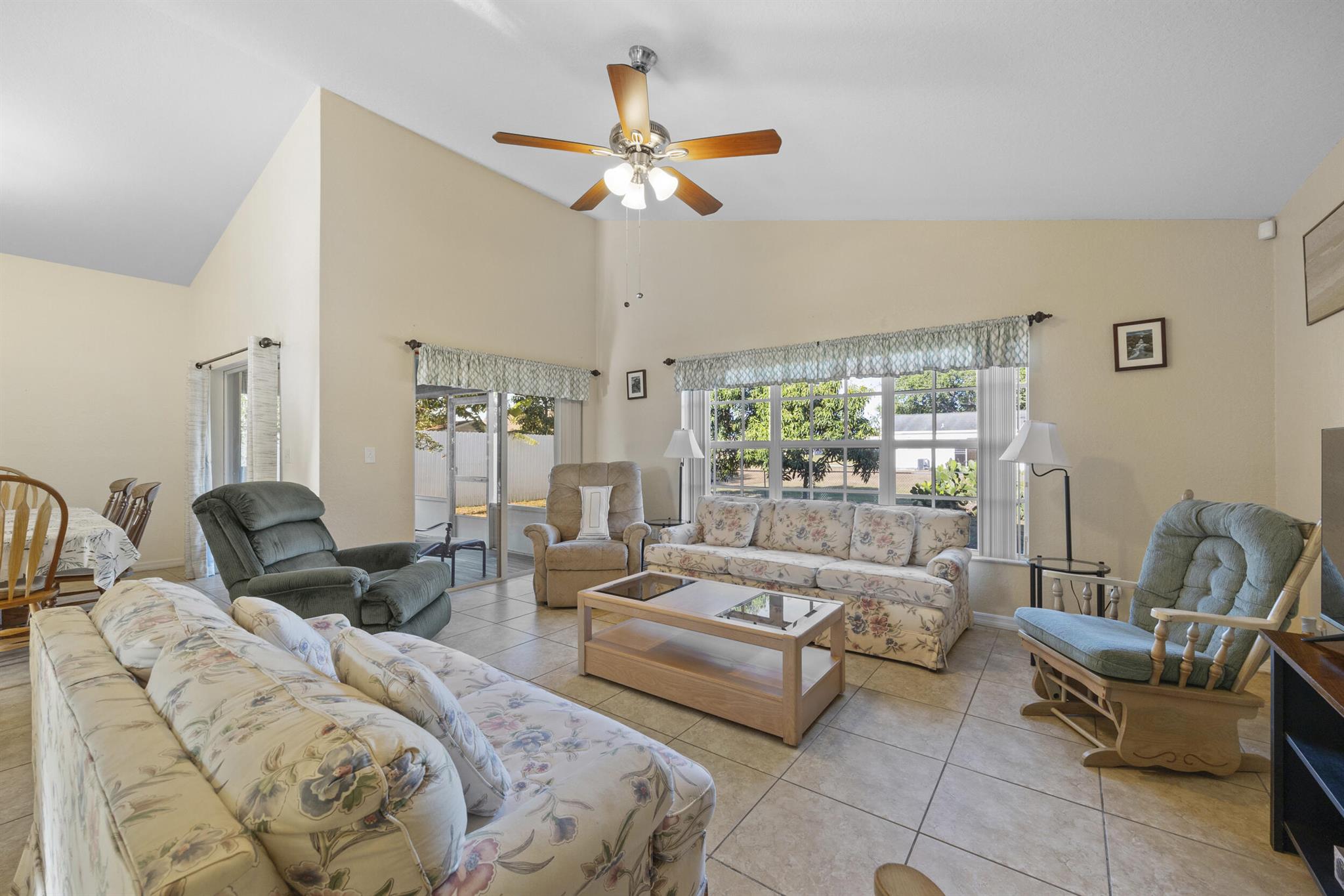 616 NW Monroe Street