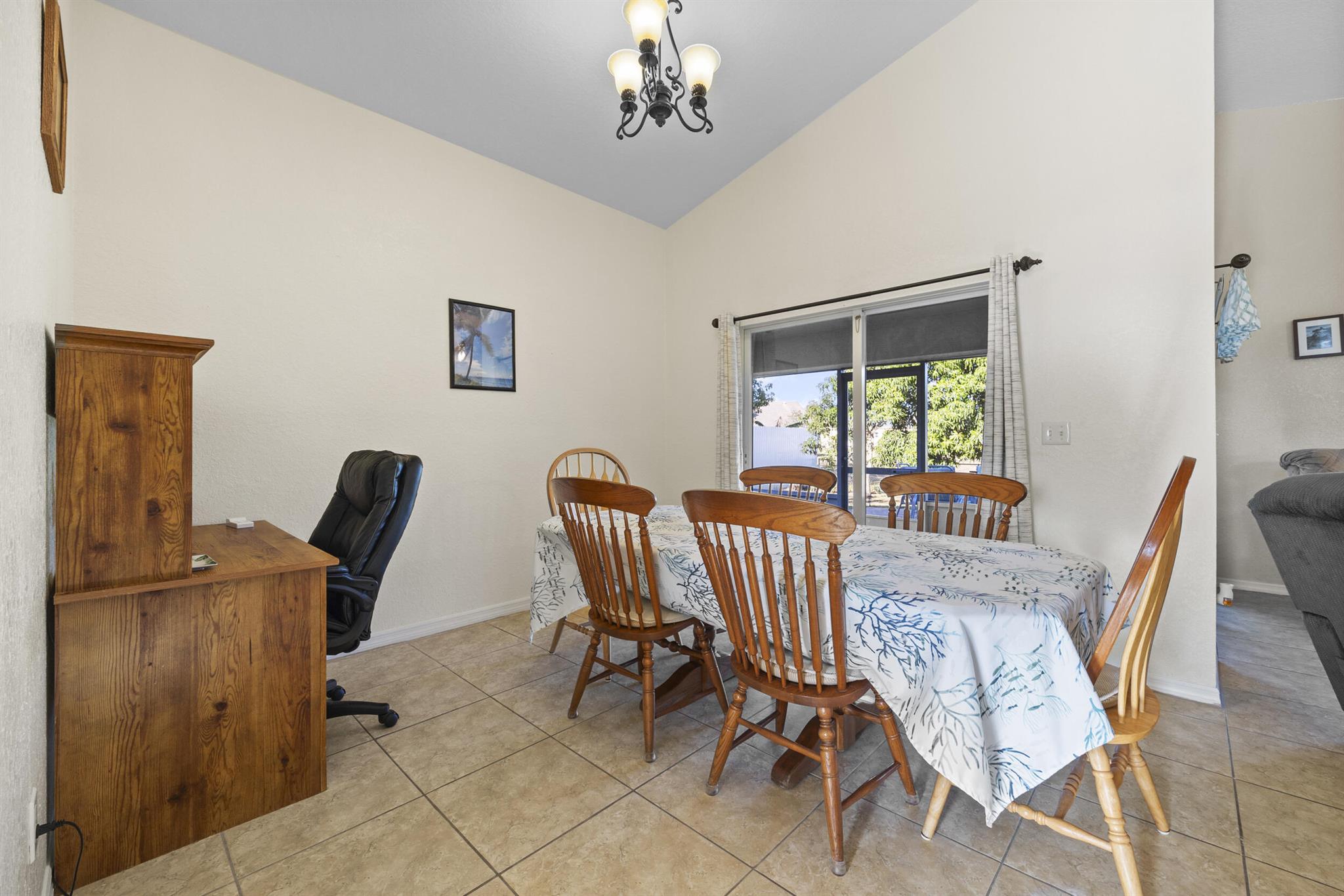 616 NW Monroe Street