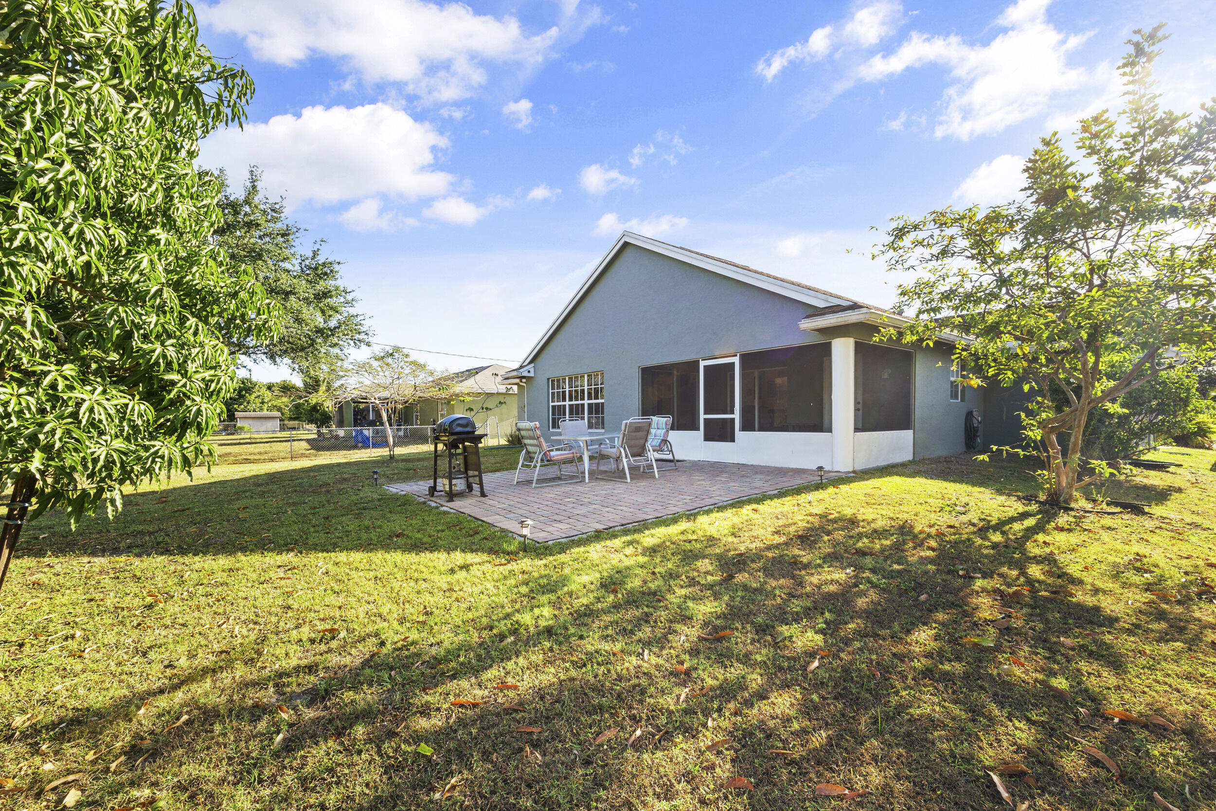 616 NW Monroe Street