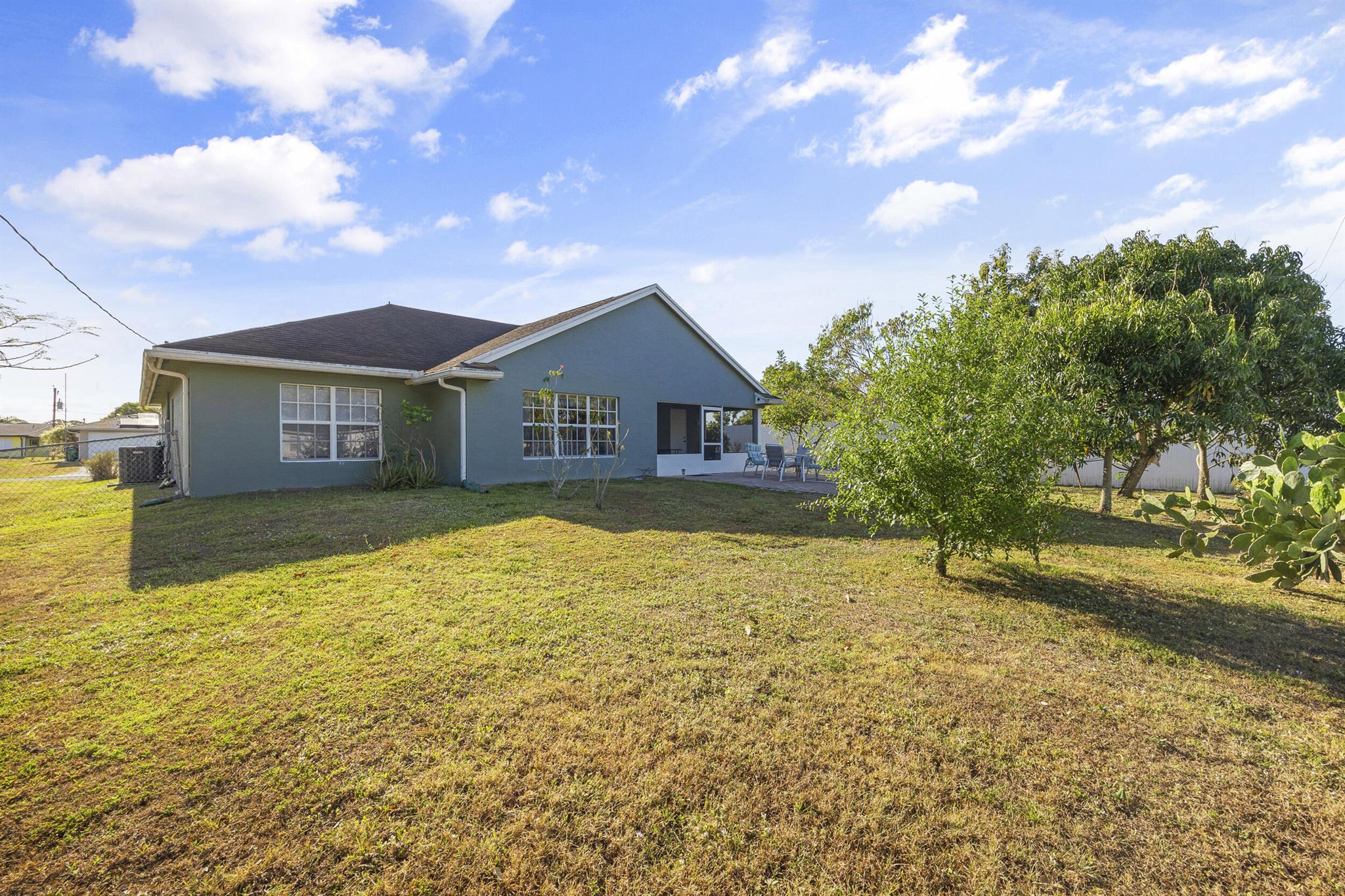 616 NW Monroe Street