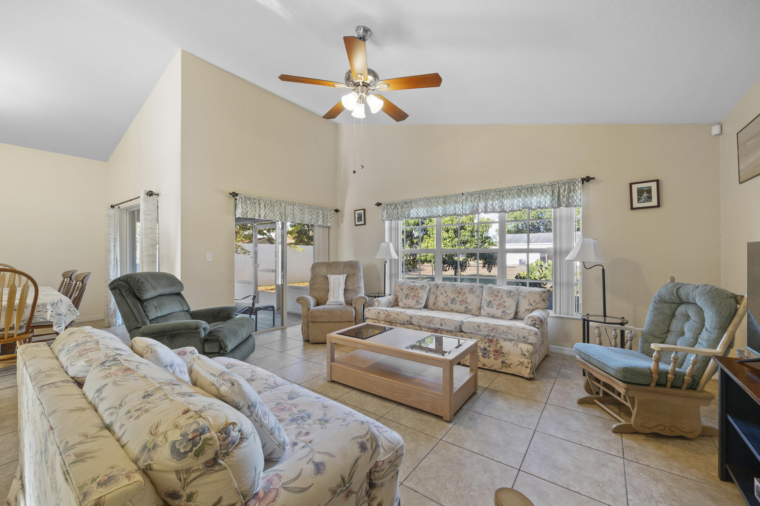 616 NW Monroe Street