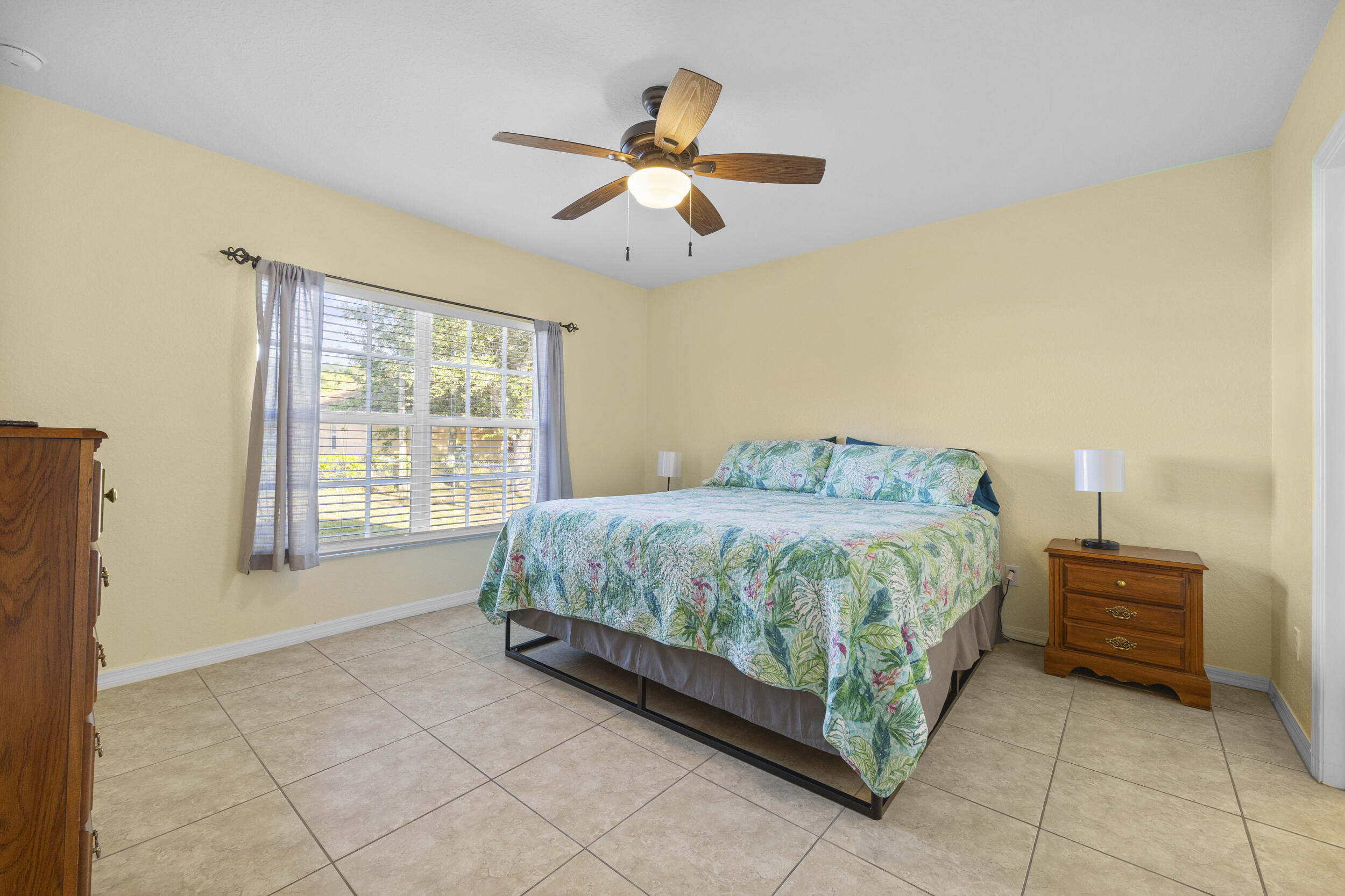 616 NW Monroe Street