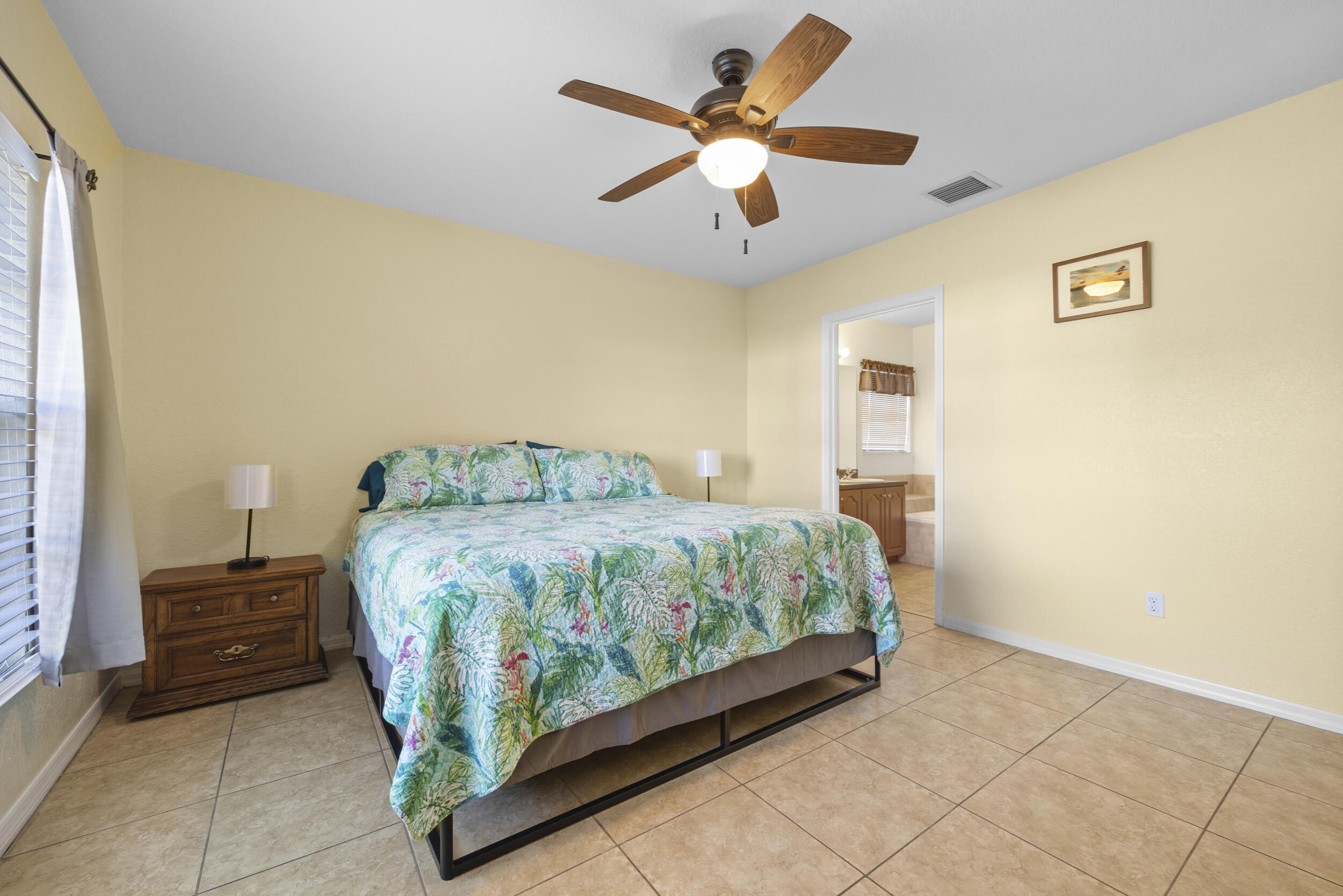 616 NW Monroe Street