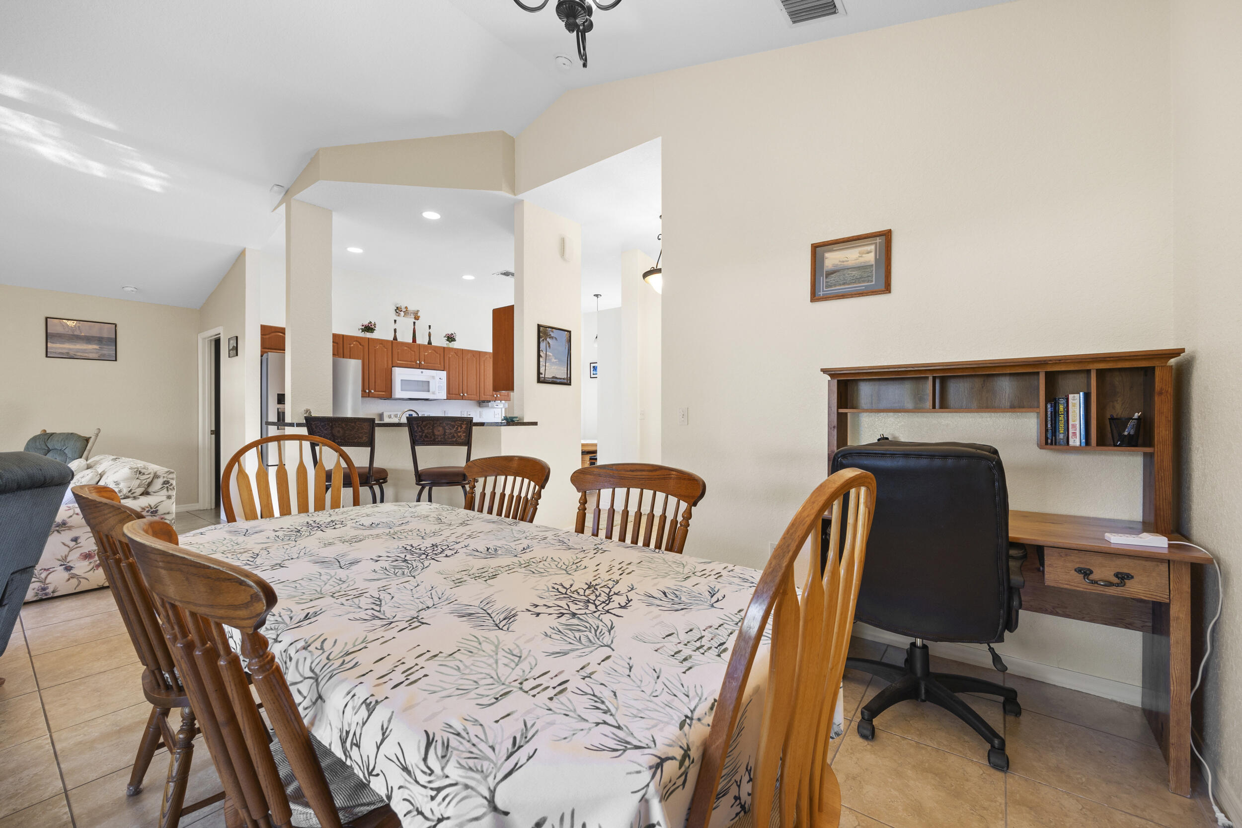 616 NW Monroe Street