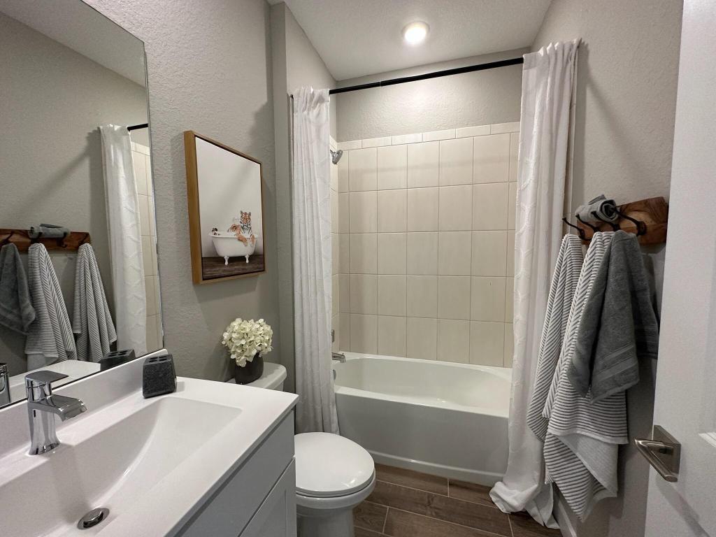 1921 NE Ocean Dunes Drive