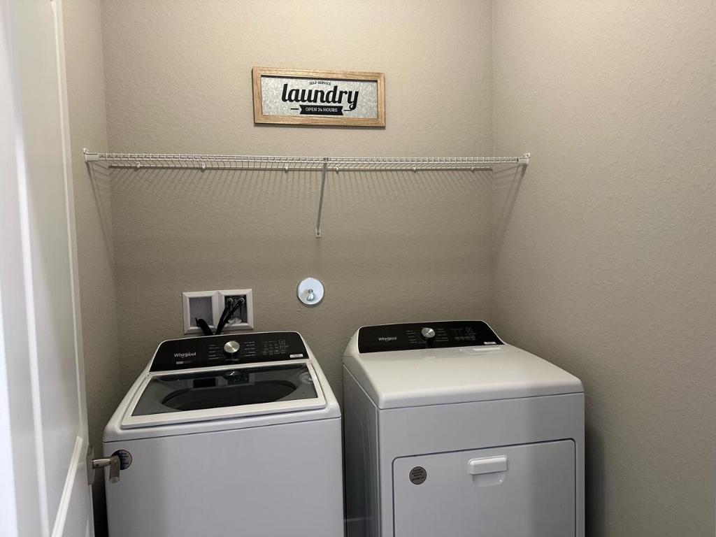 1921 NE Ocean Dunes Drive