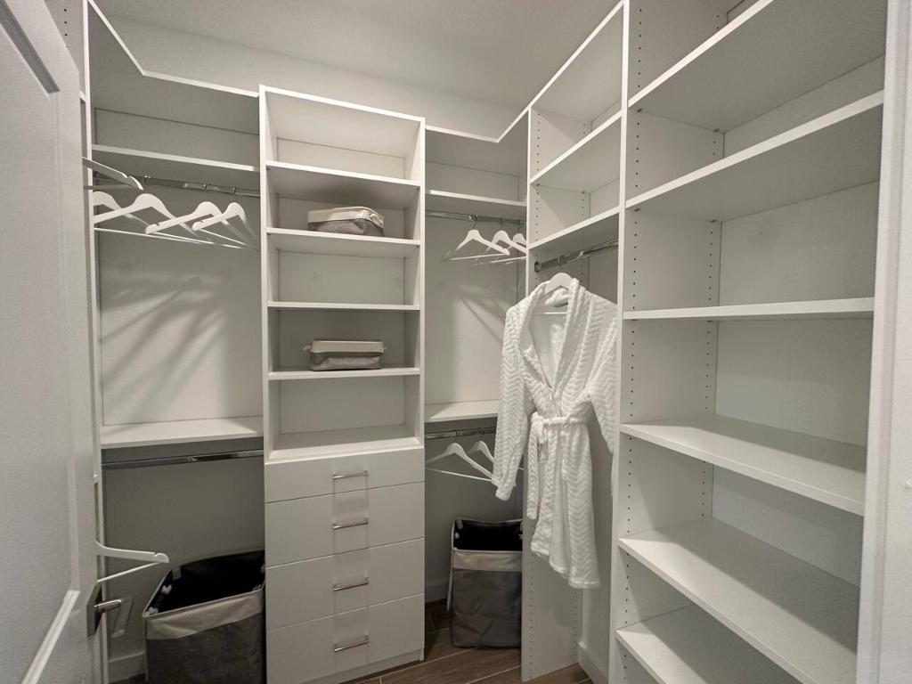 1921 NE Ocean Dunes Drive