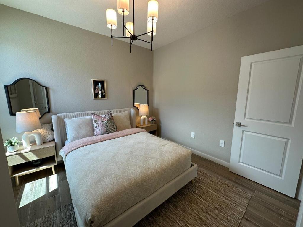 1921 NE Ocean Dunes Drive