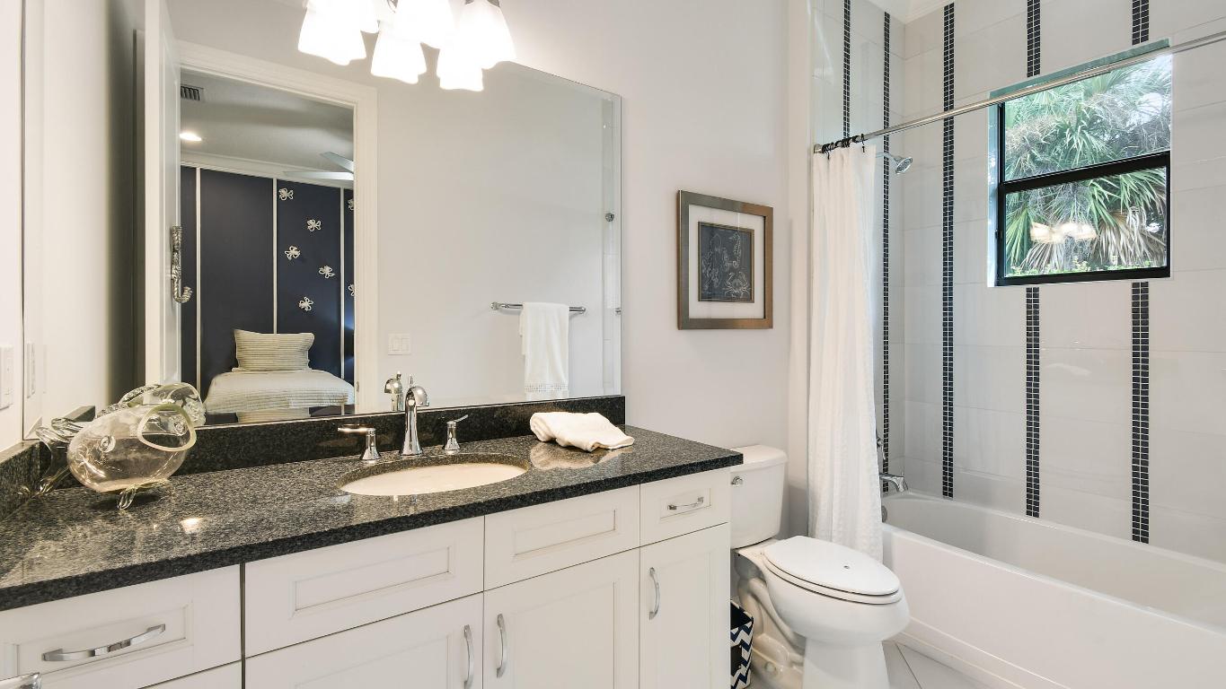 5412 SW Blue Daze Way