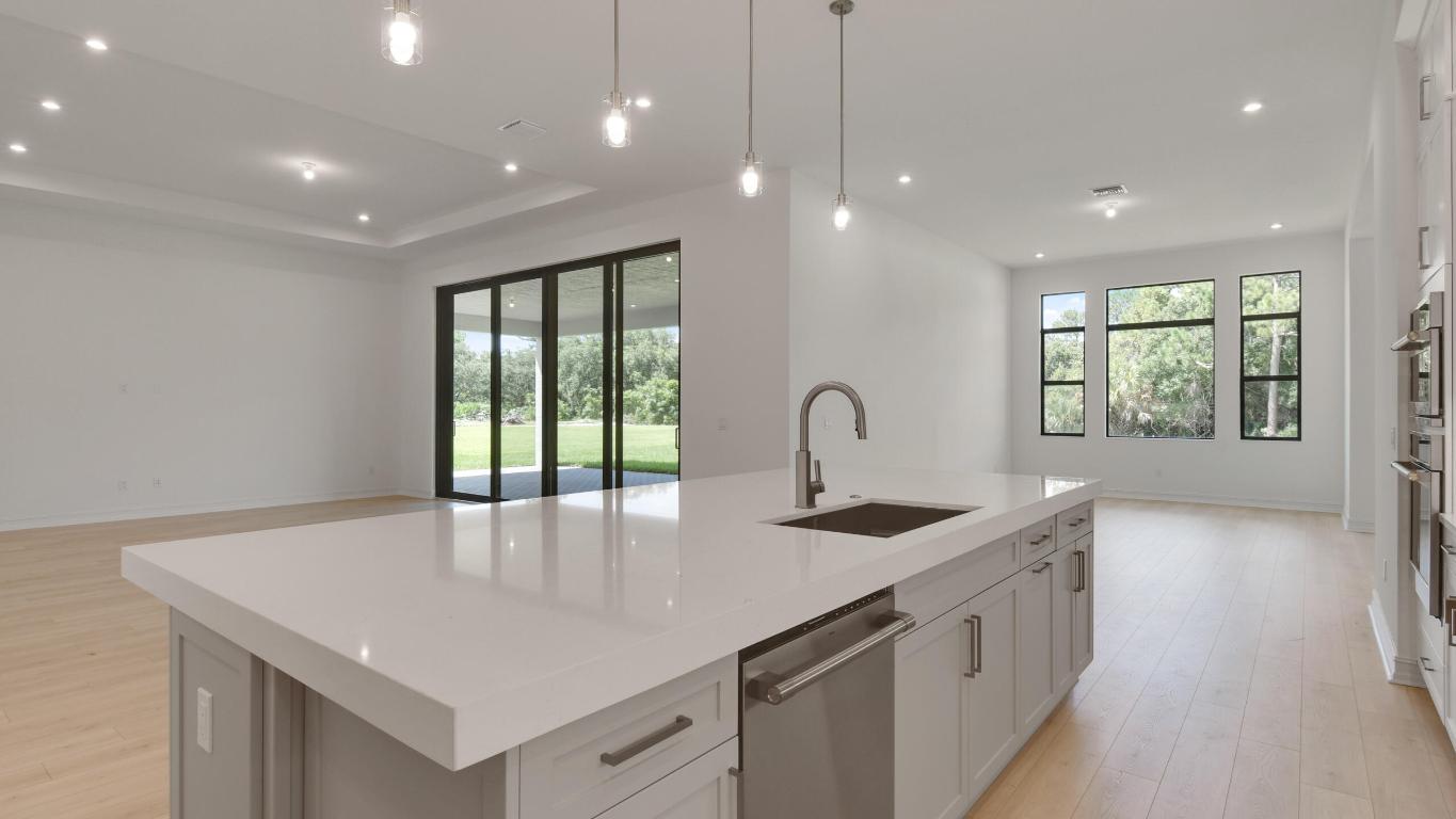 5238 SW Pomegranate Way