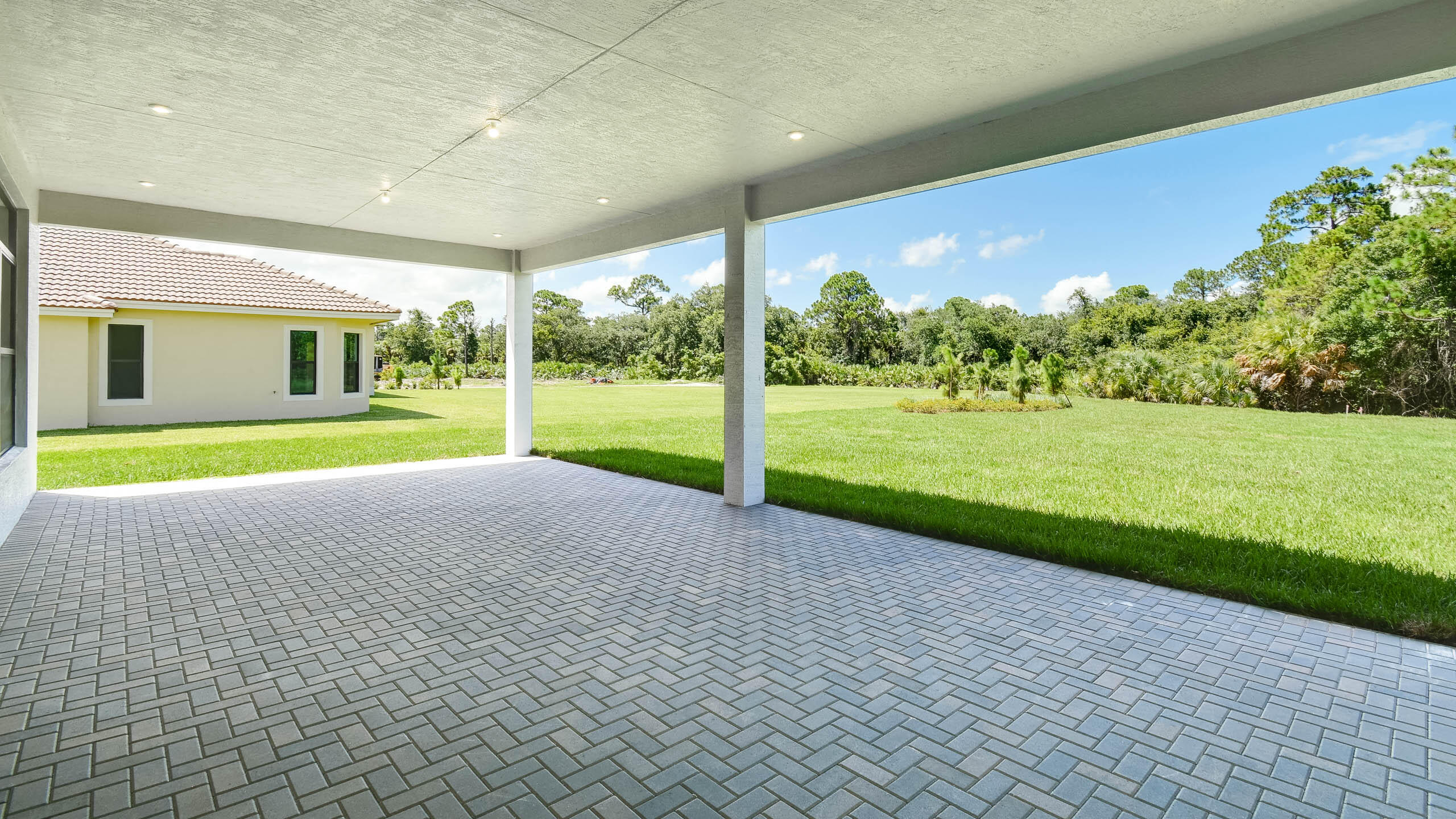 5238 SW Pomegranate Way