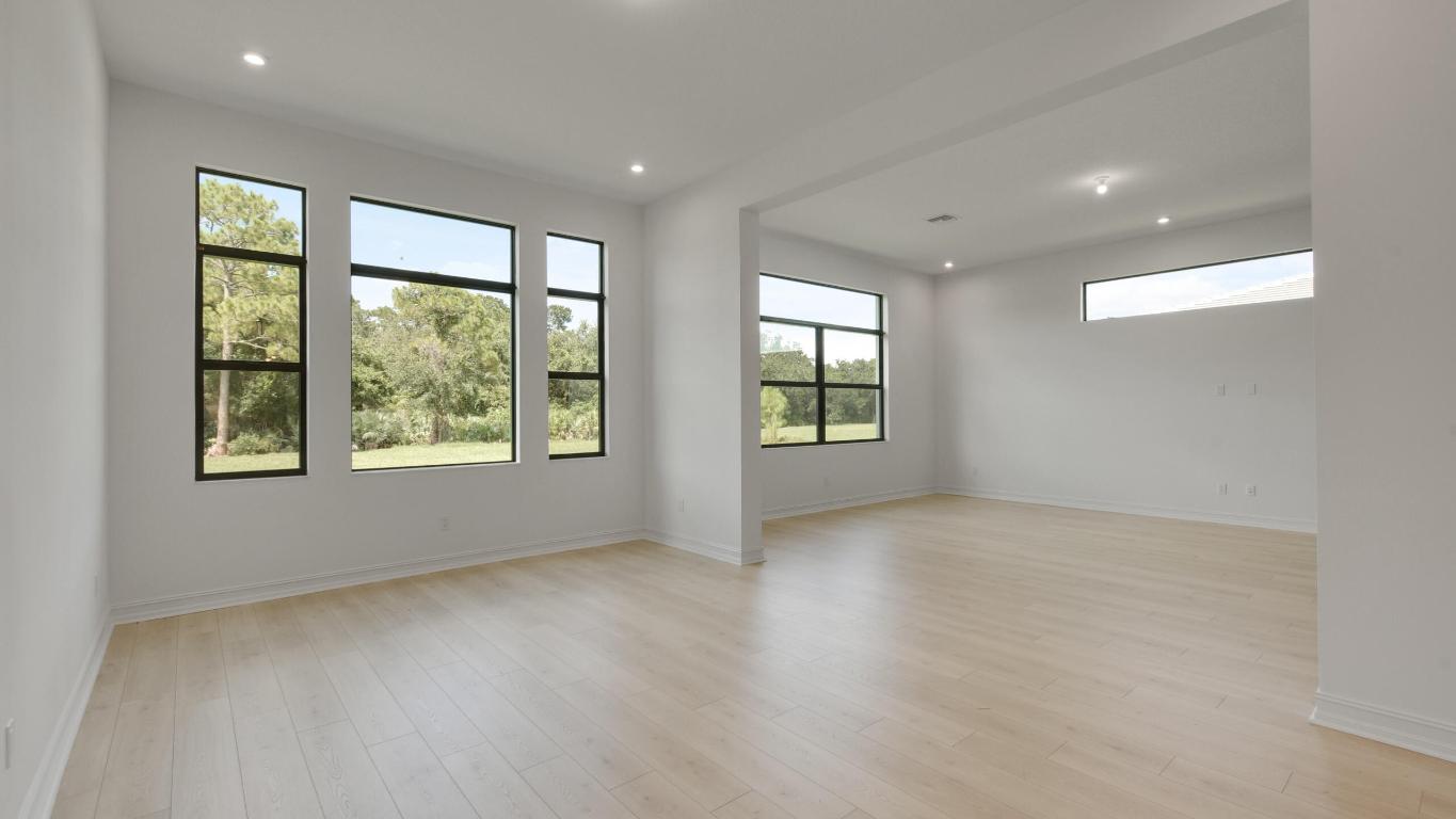 5238 SW Pomegranate Way