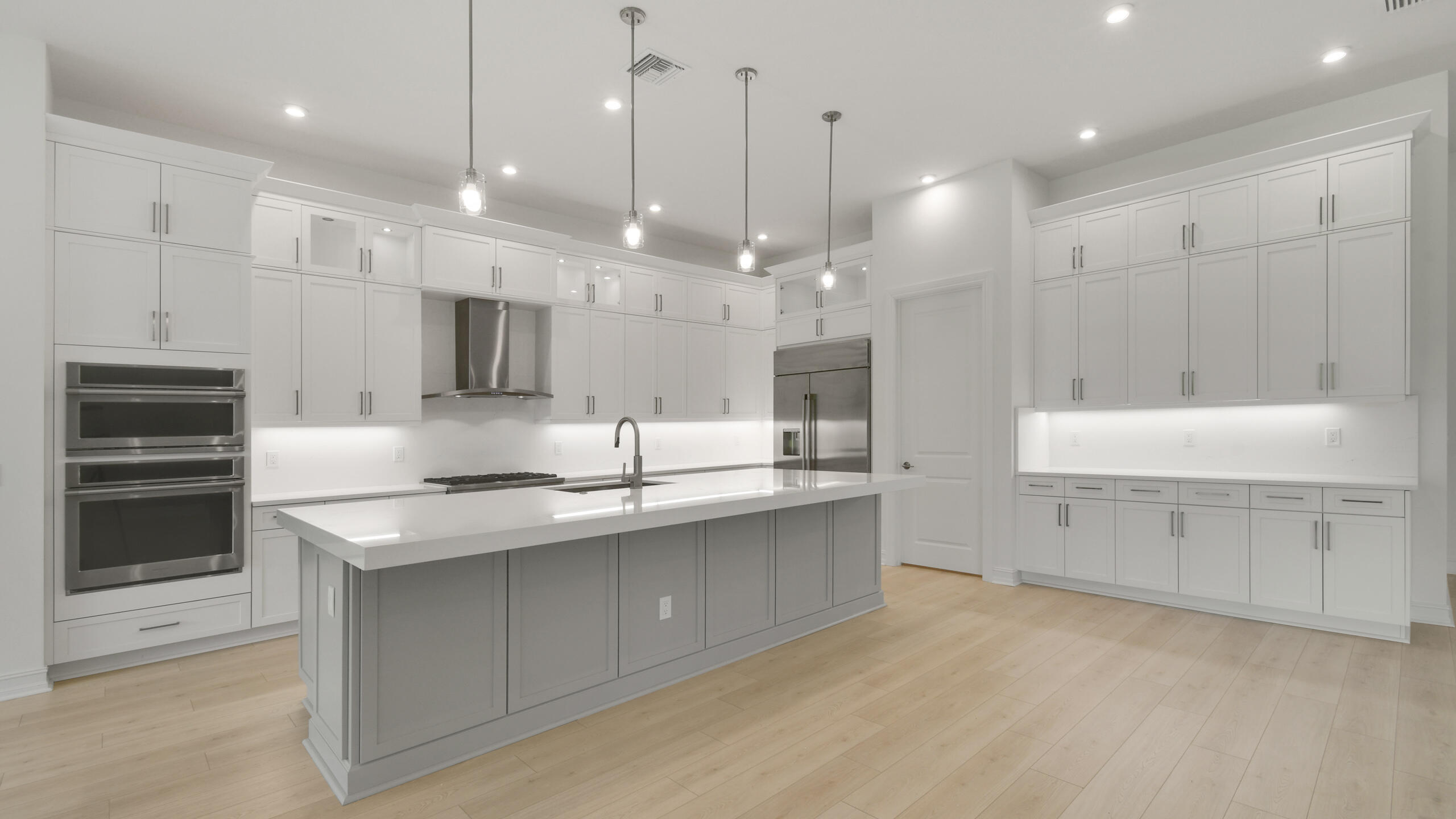 5238 SW Pomegranate Way