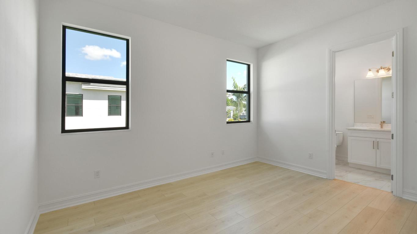 5238 SW Pomegranate Way