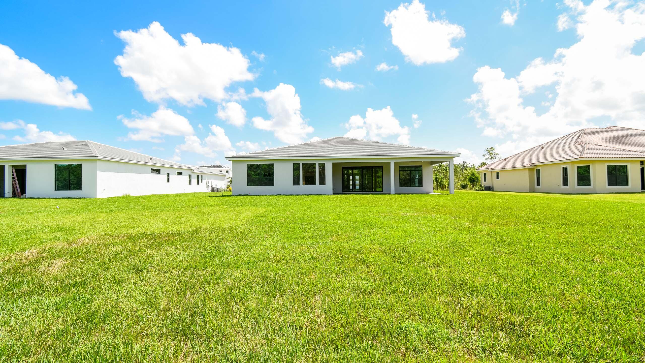 5238 SW Pomegranate Way