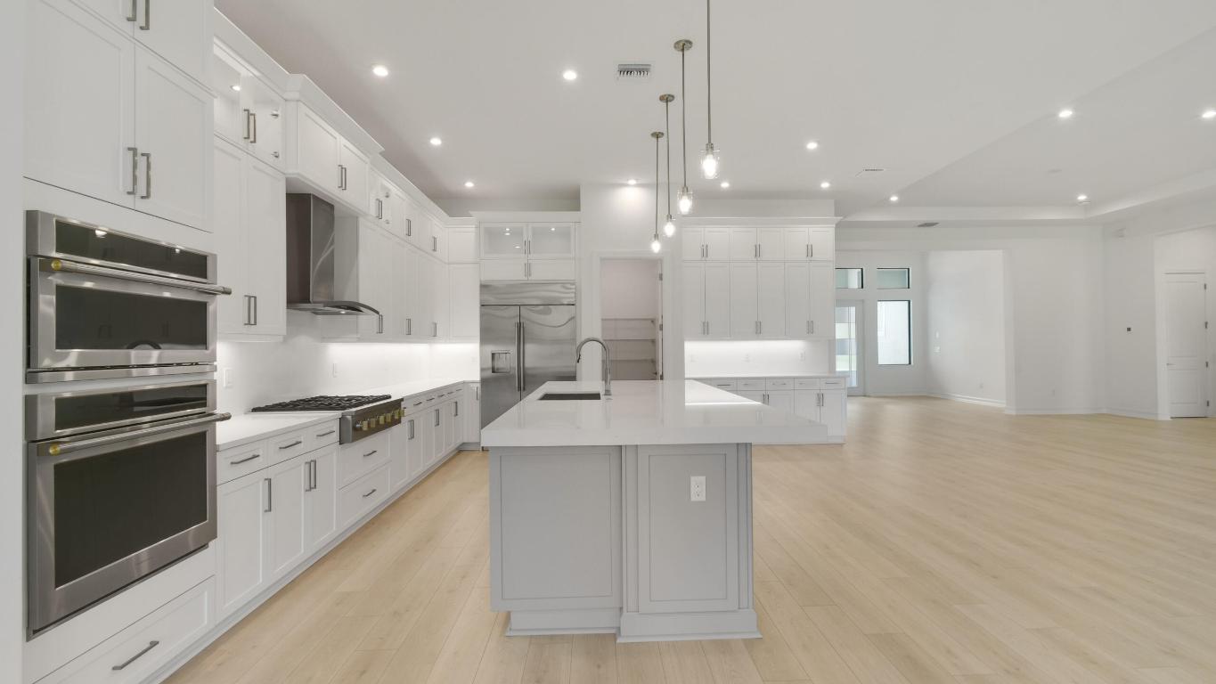 5238 SW Pomegranate Way