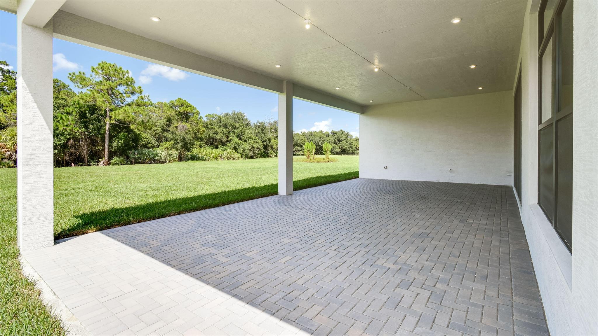 5238 SW Pomegranate Way