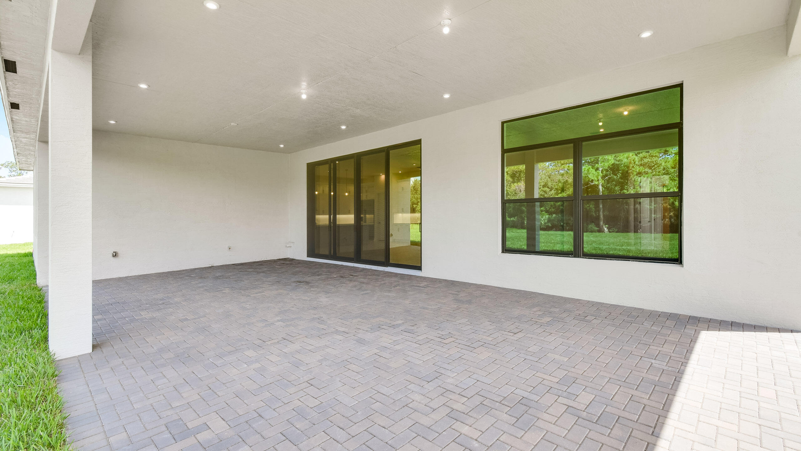 5238 SW Pomegranate Way