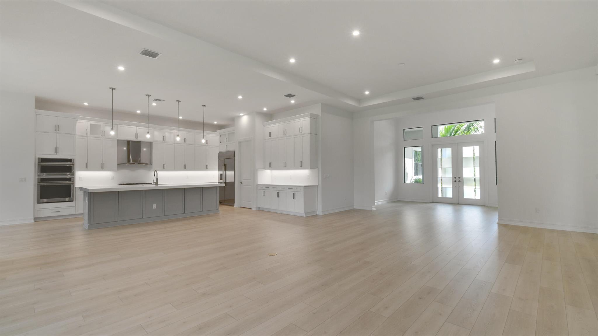 5238 SW Pomegranate Way