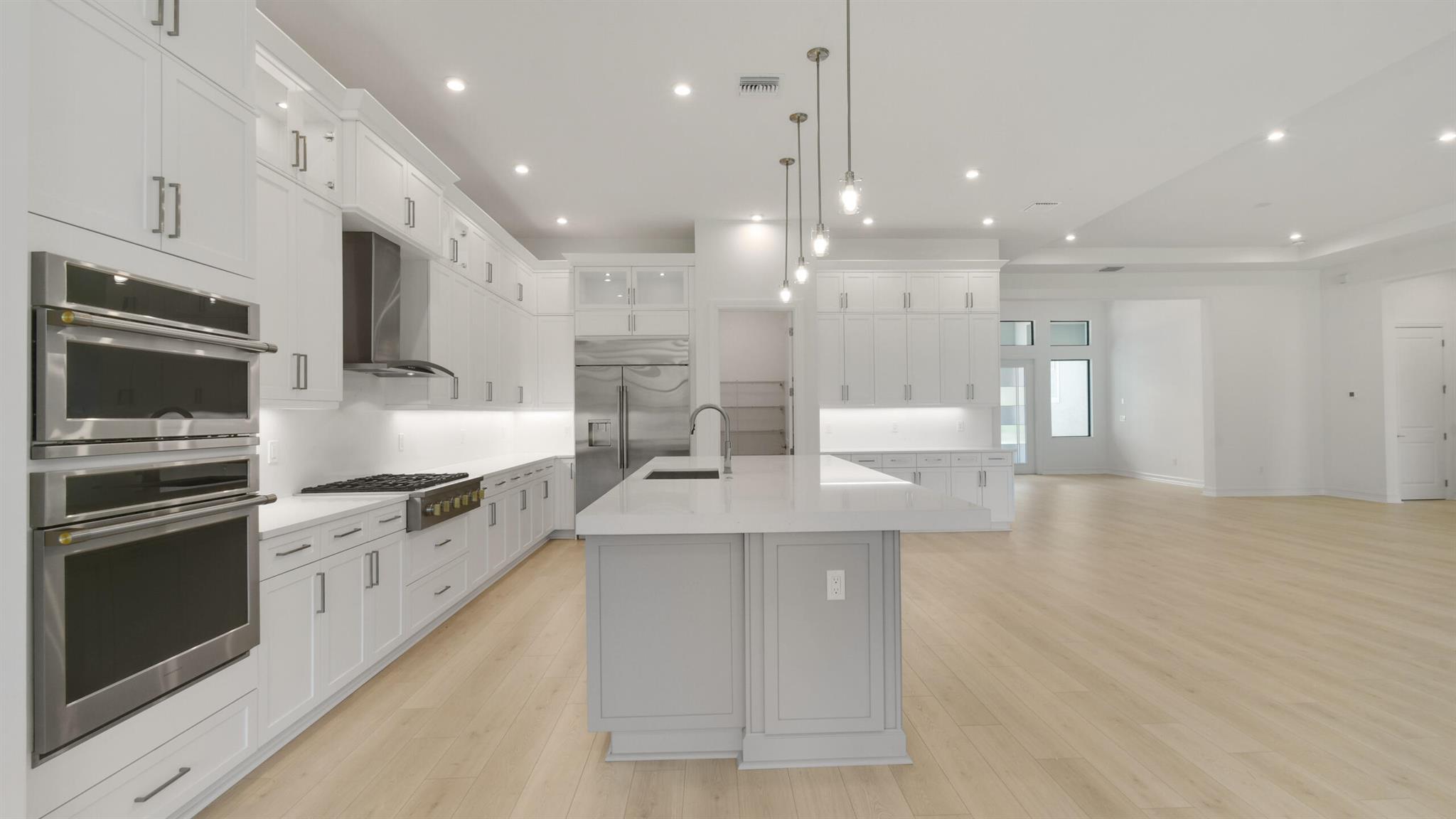 5238 SW Pomegranate Way