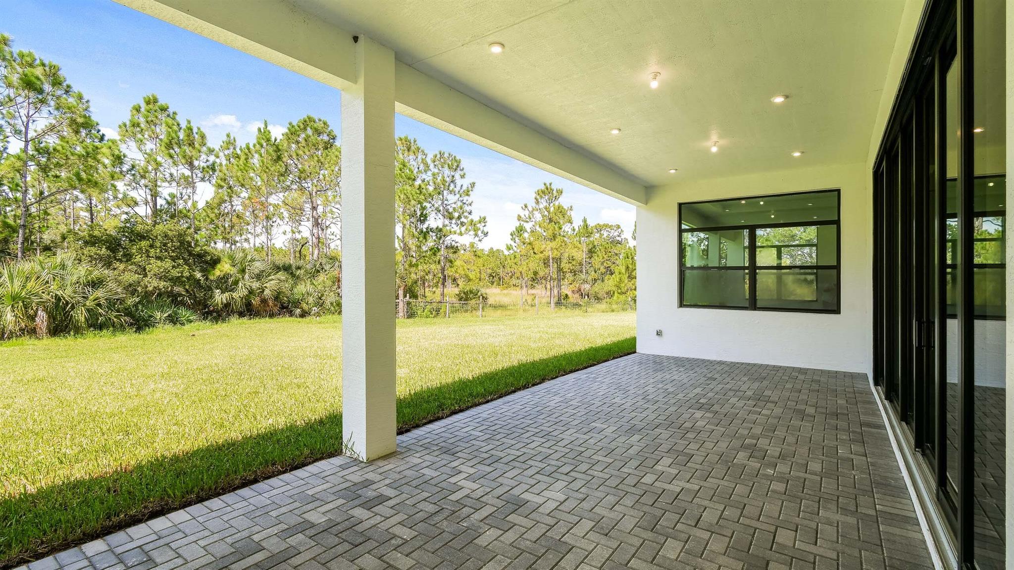 1732 SW English Garden Drive