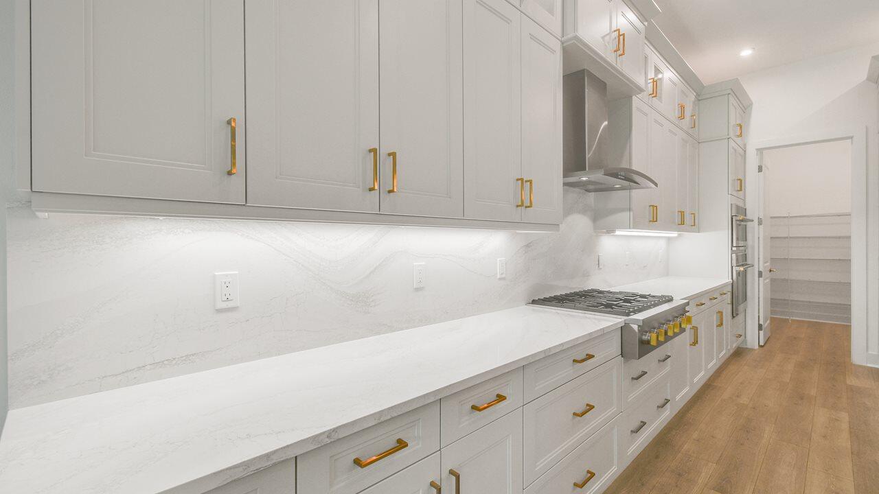 1732 SW English Garden Drive