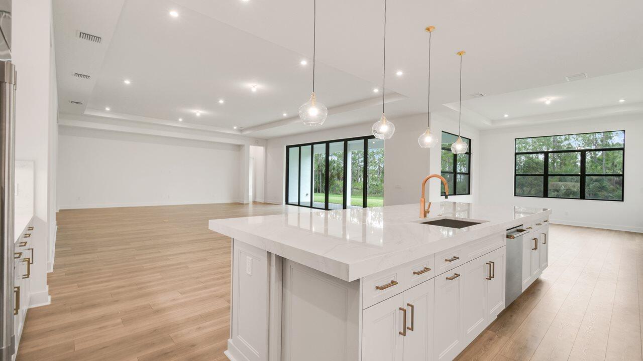 1732 SW English Garden Drive