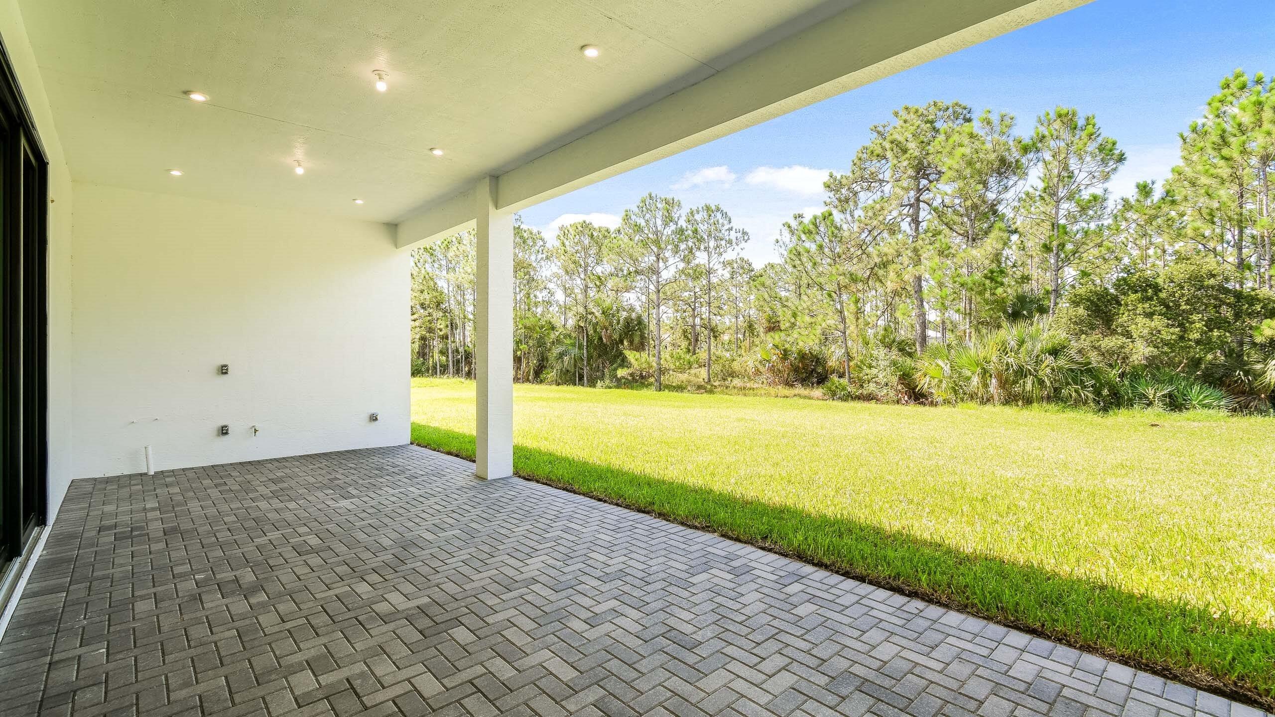 1732 SW English Garden Drive