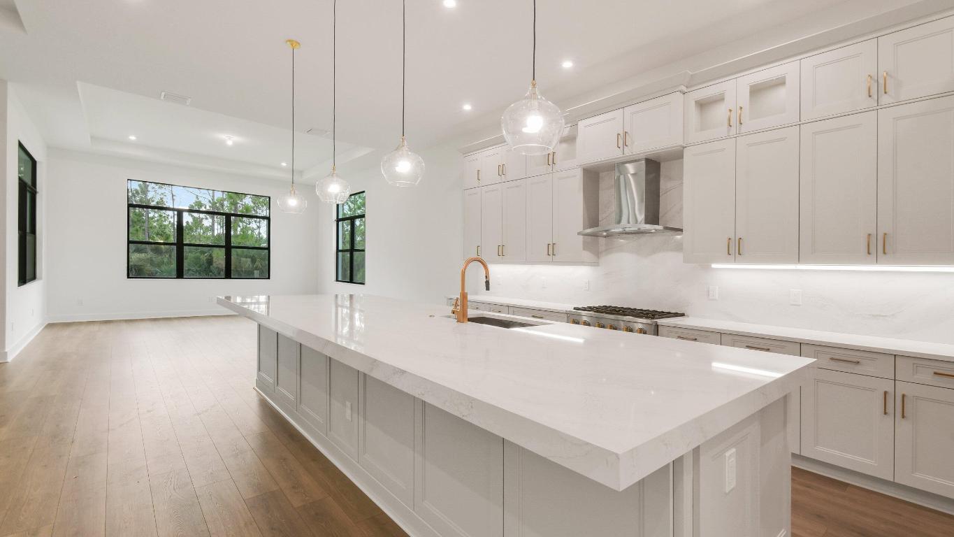 1732 SW English Garden Drive