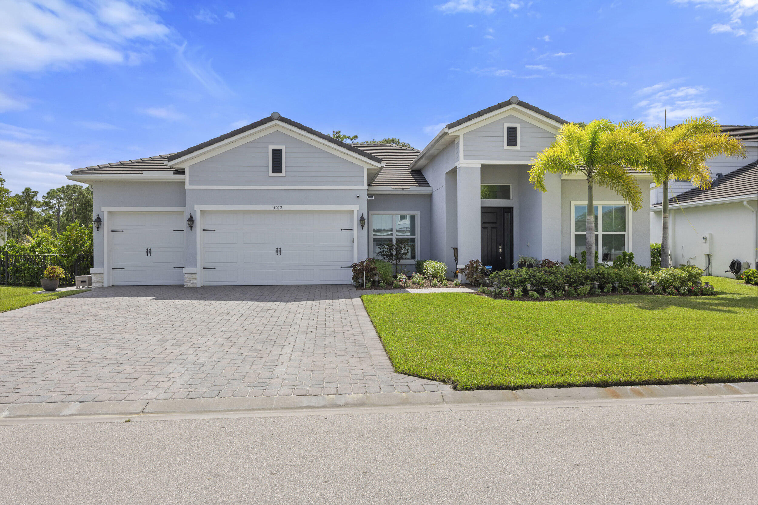 5012 SW Winchester Drive