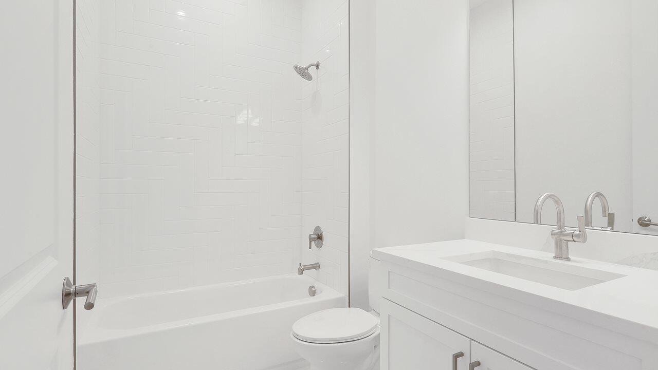 5760 SW Green Island Trail