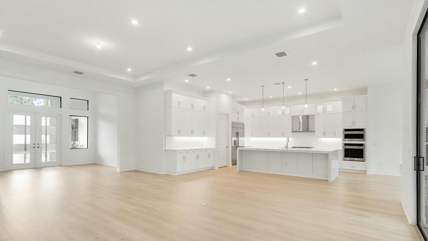 5118 SW Pomegranate Way