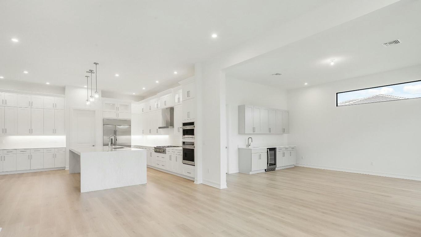 5118 SW Pomegranate Way