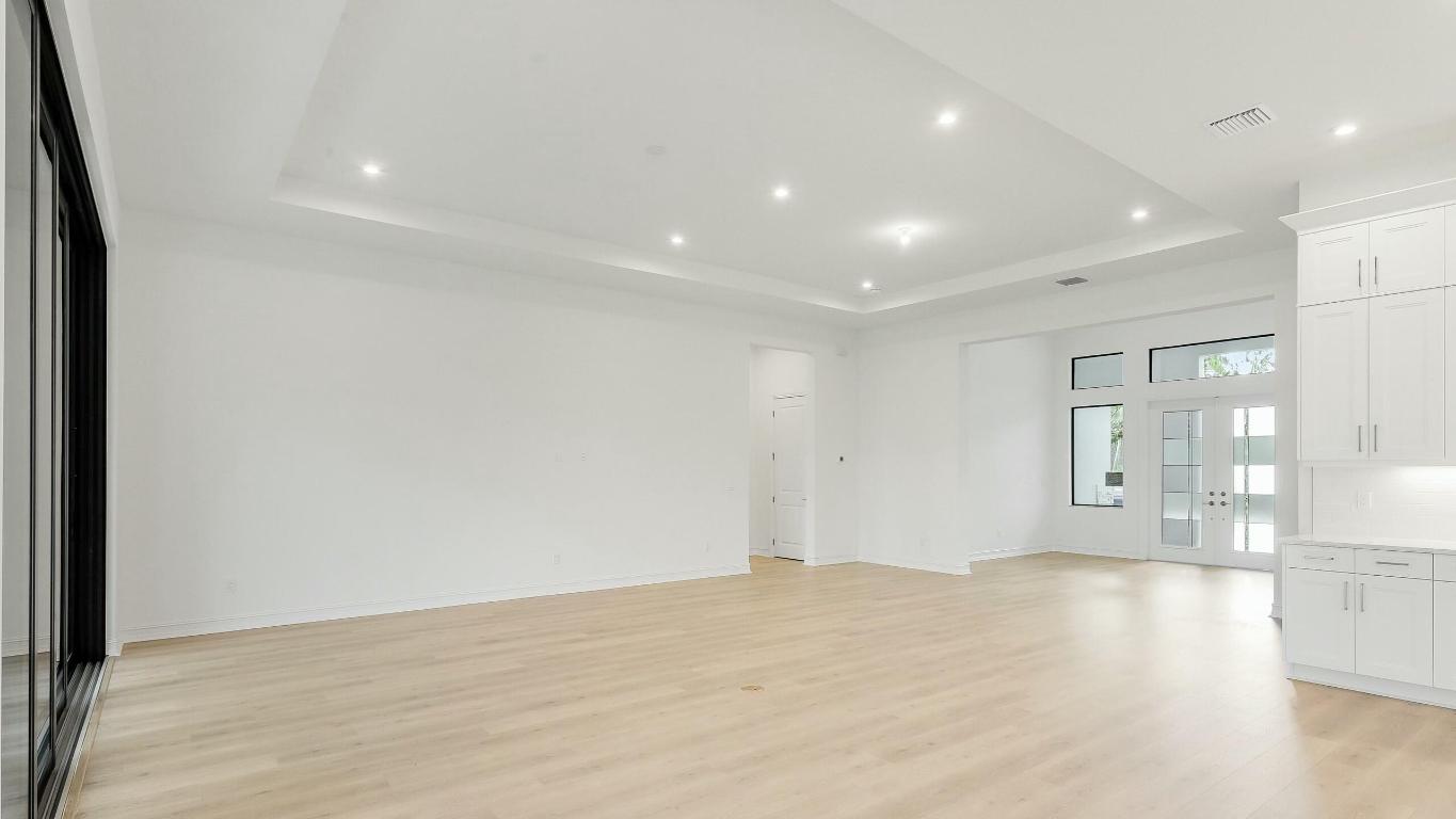 5118 SW Pomegranate Way