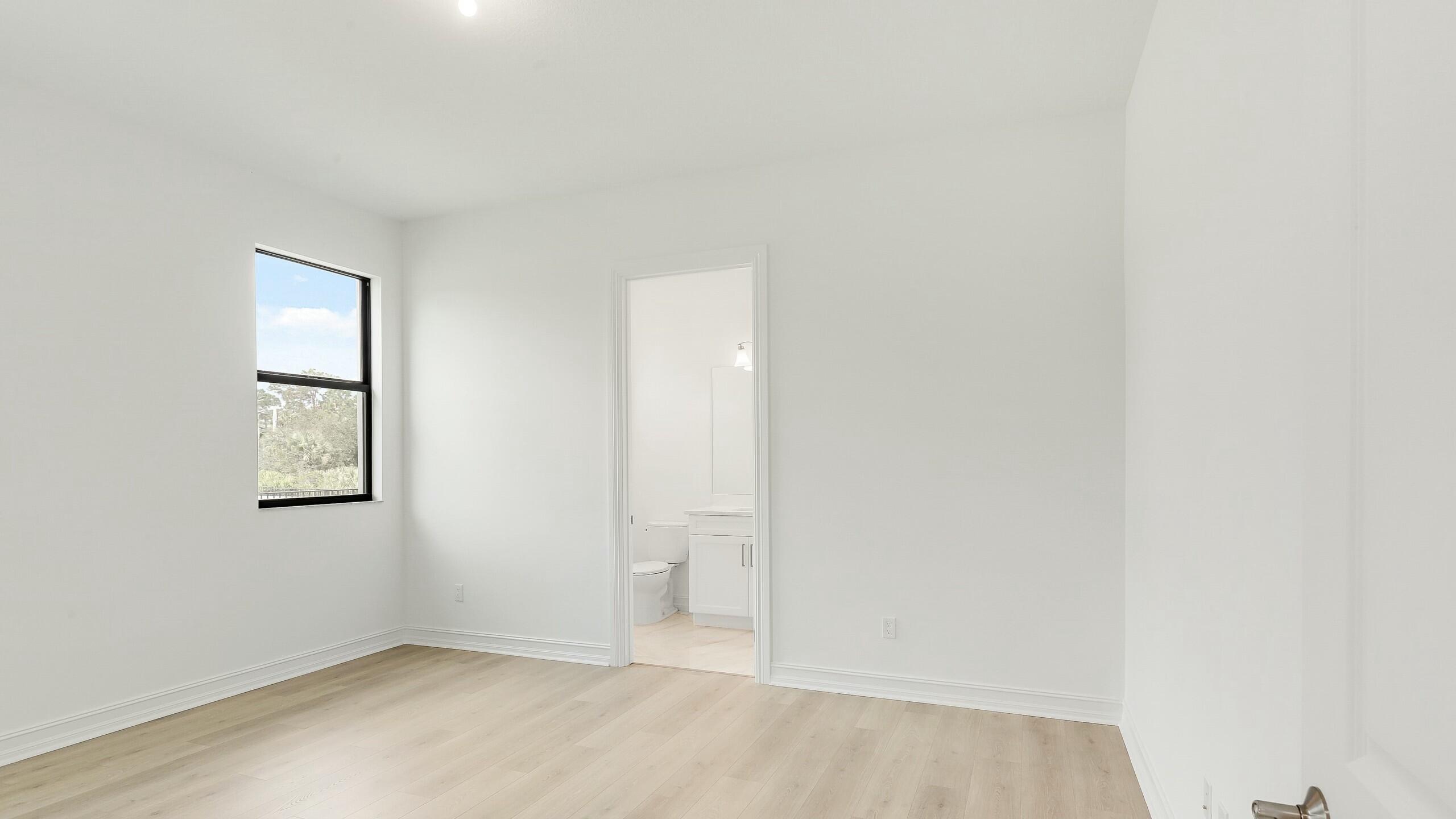 5118 SW Pomegranate Way