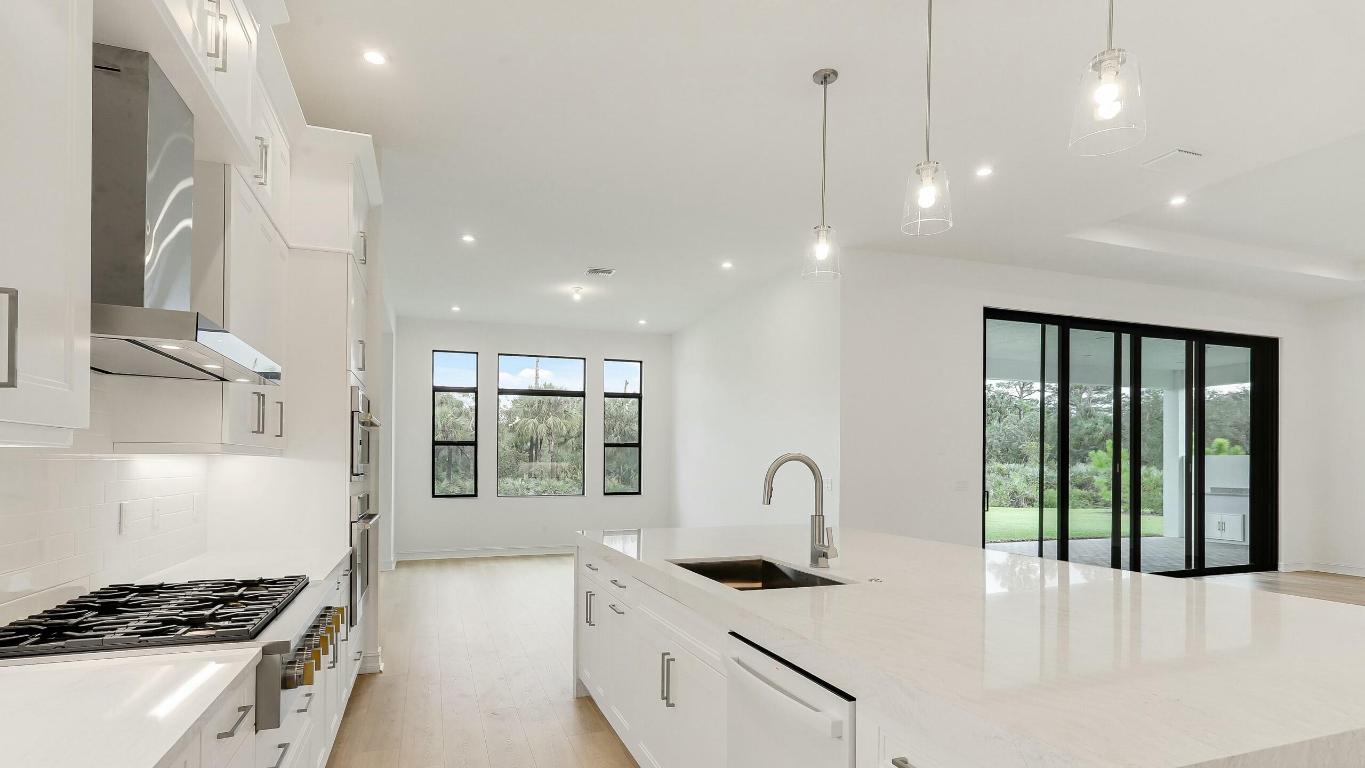 5118 SW Pomegranate Way