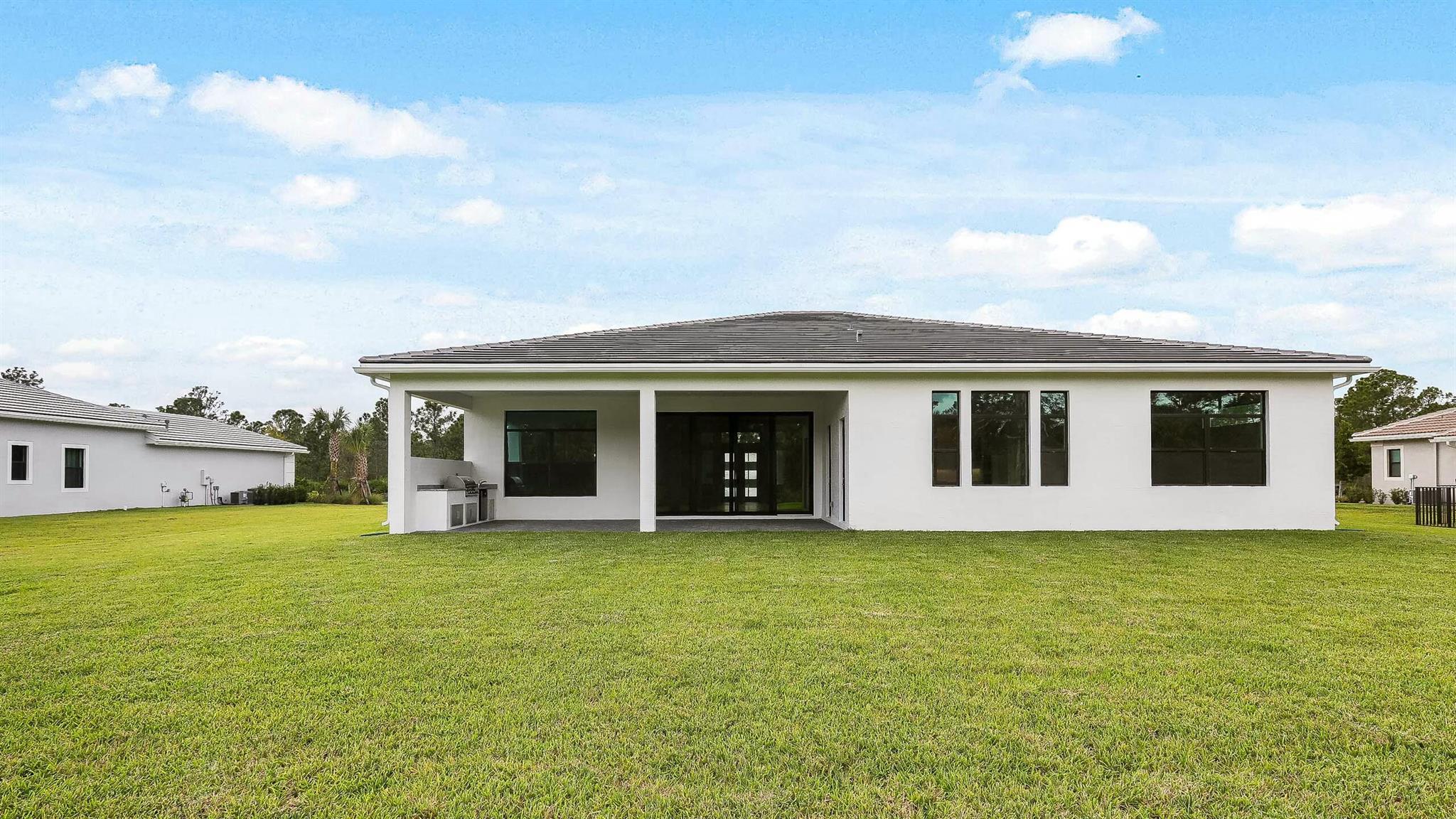 5118 SW Pomegranate Way