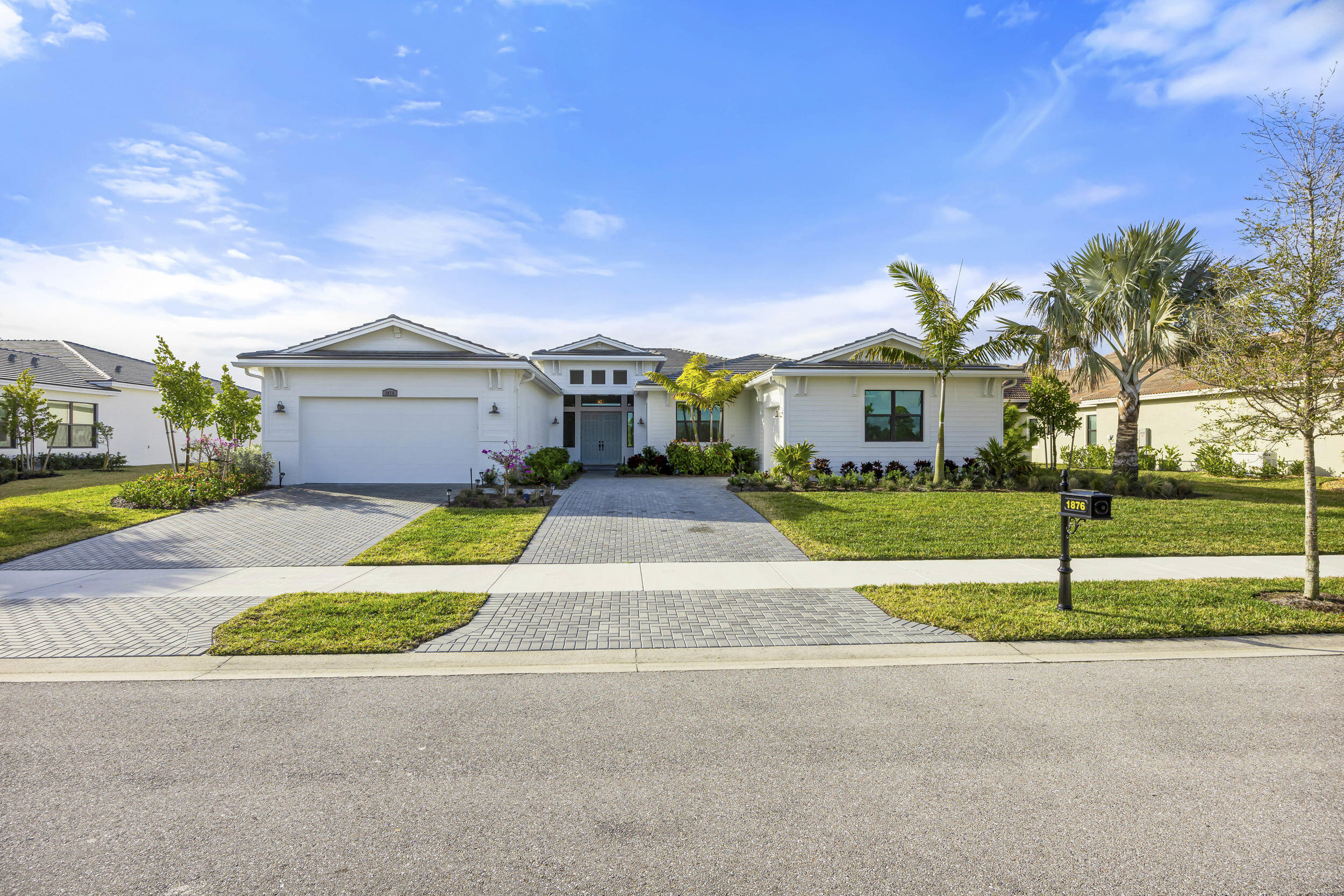 1876 SW English Garden Drive