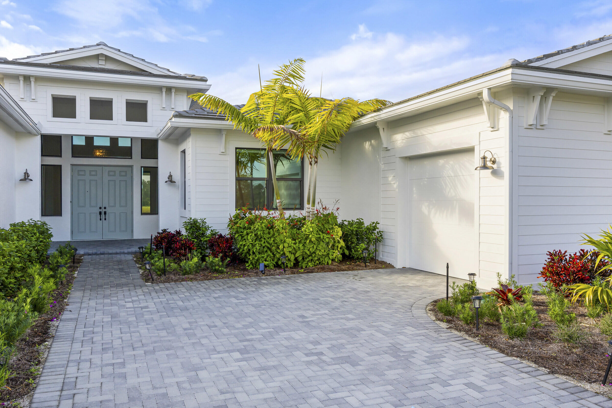 1876 SW English Garden Drive