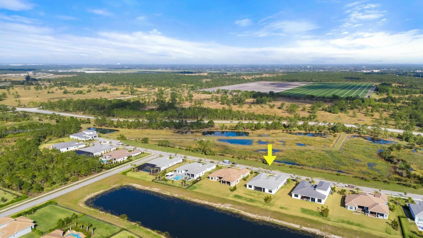 1876 SW English Garden Drive