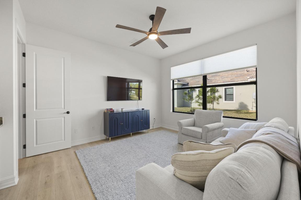 1876 SW English Garden Drive