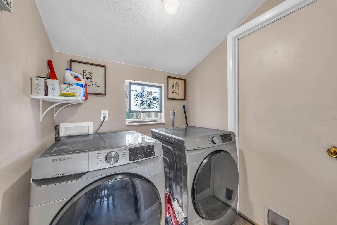 1718 SE Cascella Court