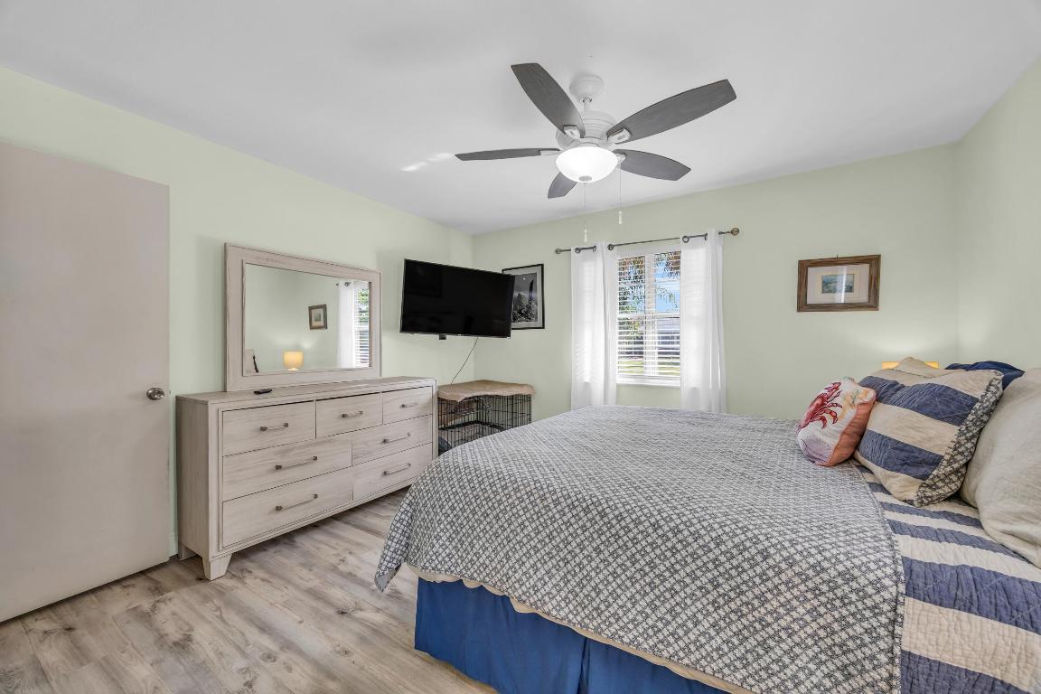 1718 SE Cascella Court