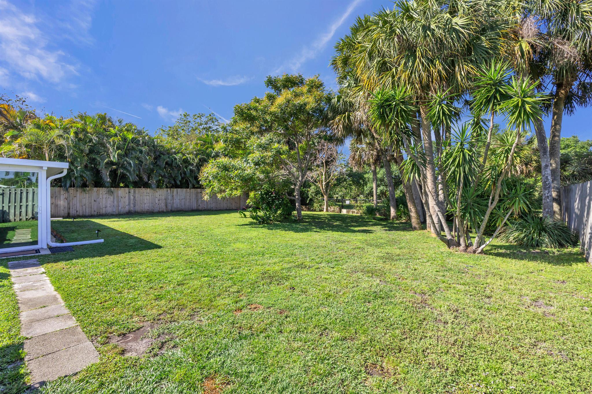 1718 SE Cascella Court