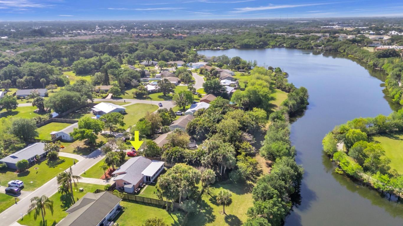 1718 SE Cascella Court