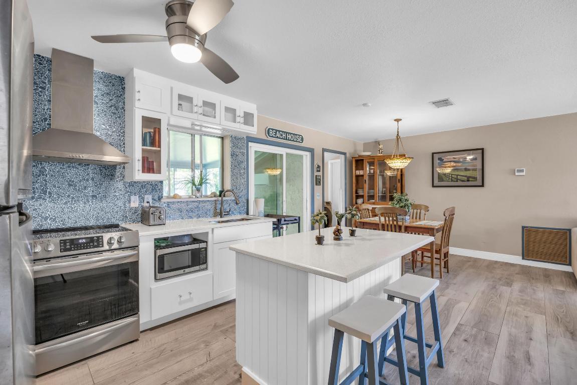 1718 SE Cascella Court