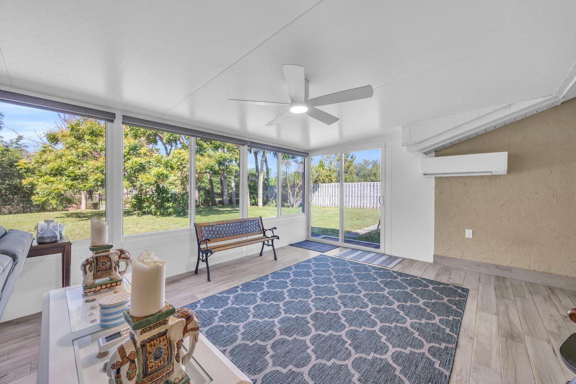 1718 SE Cascella Court