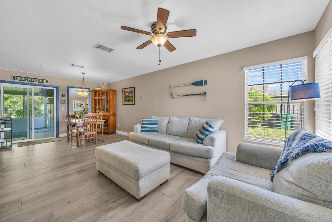 1718 SE Cascella Court